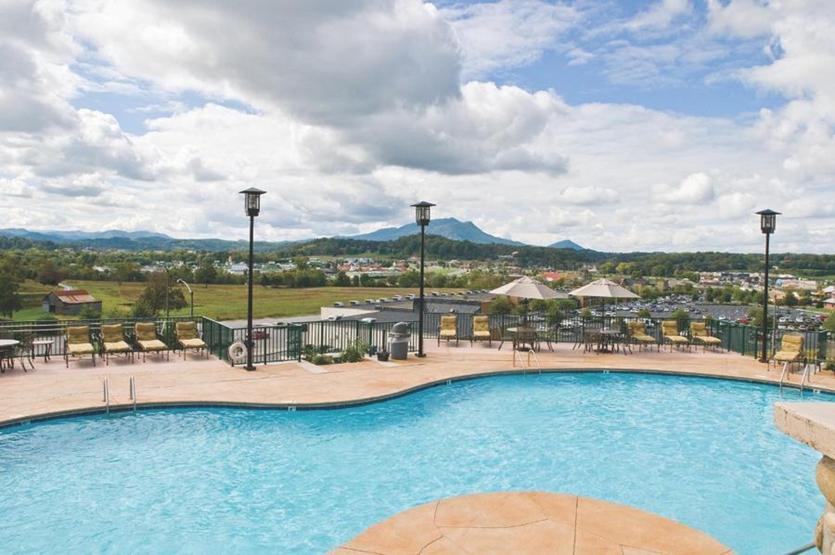 Отель Club Wyndham Smoky Mountains Севьервилл Экстерьер фото